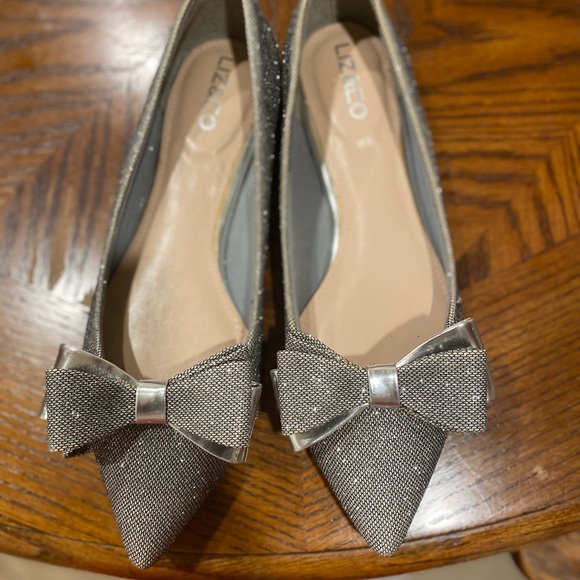 liz & co. Shoes Ladies Flat Silver Glitter Dress Shoe With A Bow